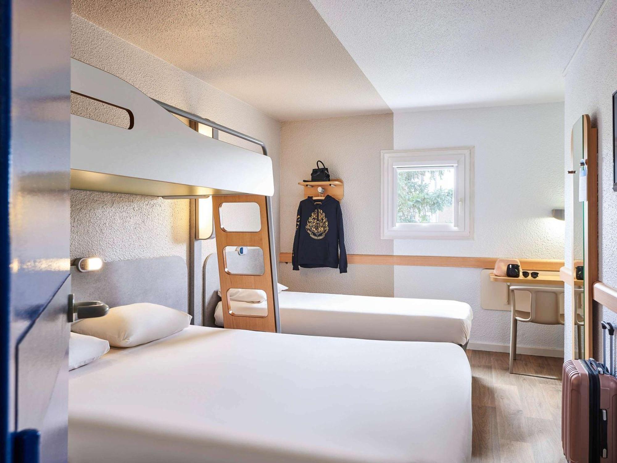 Ibis Budget Versailles Chateau Saint Cyr L'Ecole Екстер'єр фото