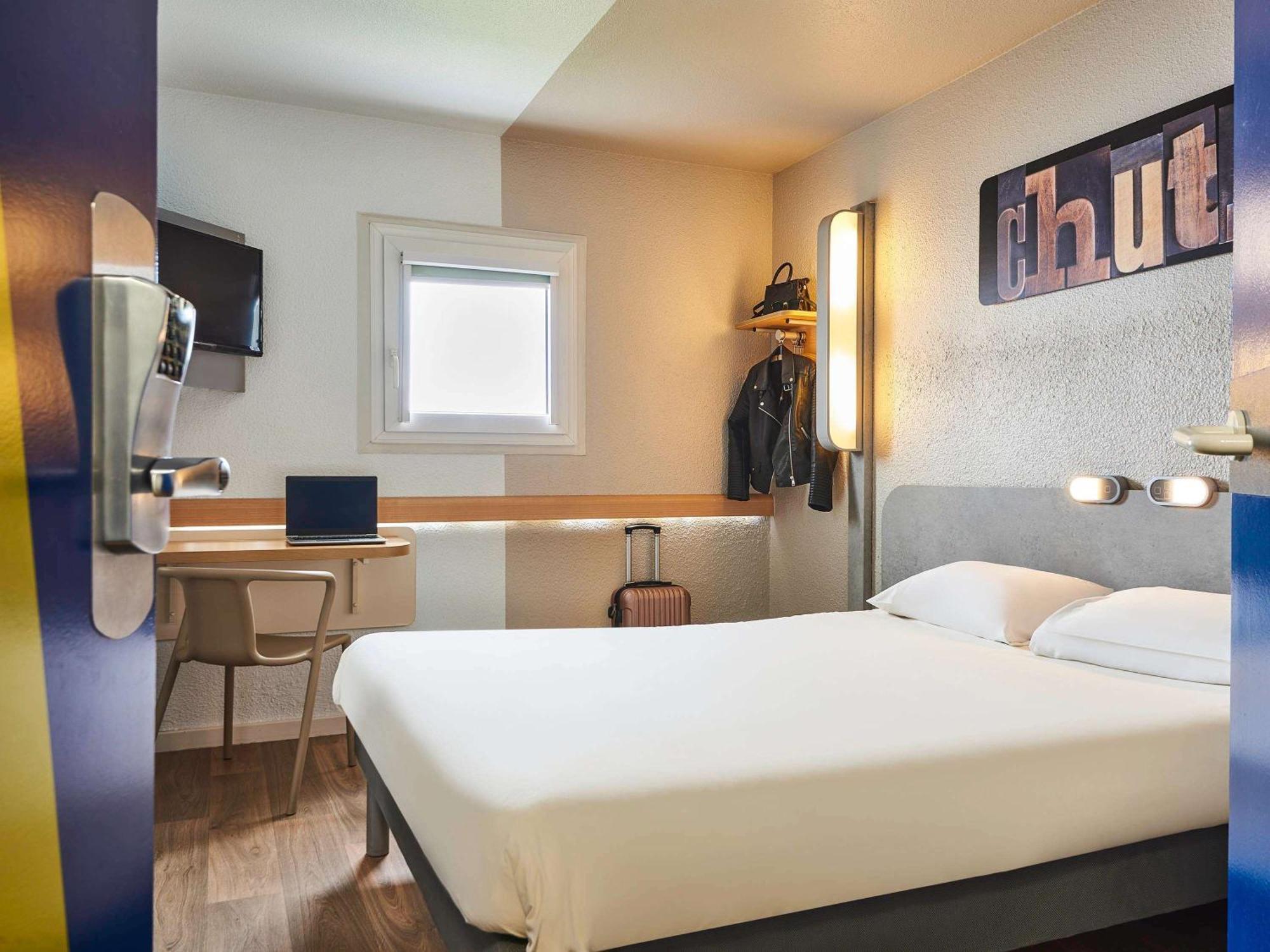 Ibis Budget Versailles Chateau Saint Cyr L'Ecole Екстер'єр фото