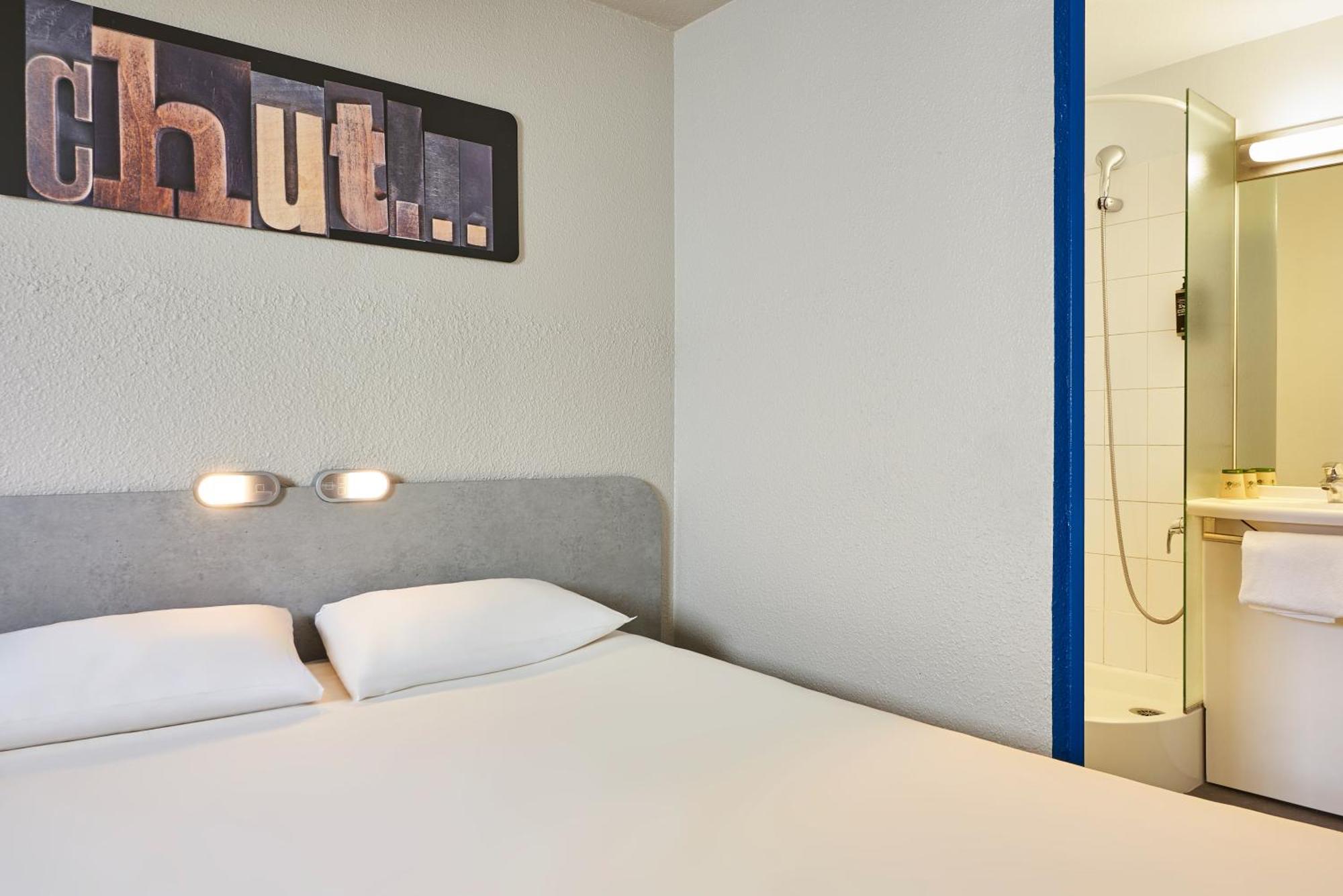 Ibis Budget Versailles Chateau Saint Cyr L'Ecole Екстер'єр фото