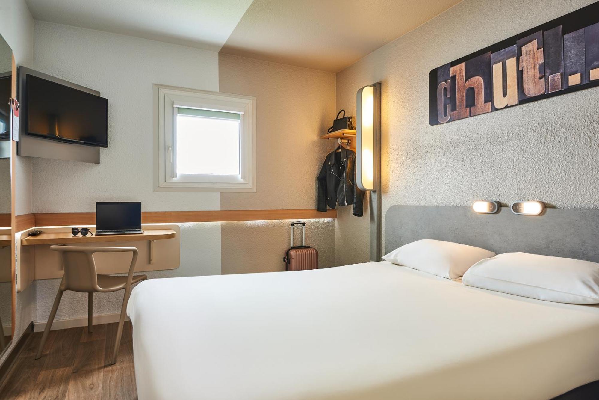 Ibis Budget Versailles Chateau Saint Cyr L'Ecole Екстер'єр фото