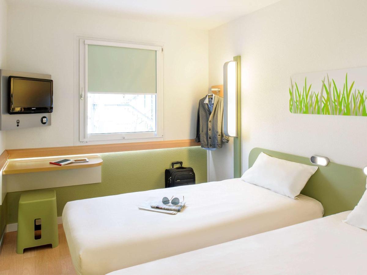 Ibis Budget Versailles Chateau Saint Cyr L'Ecole Екстер'єр фото